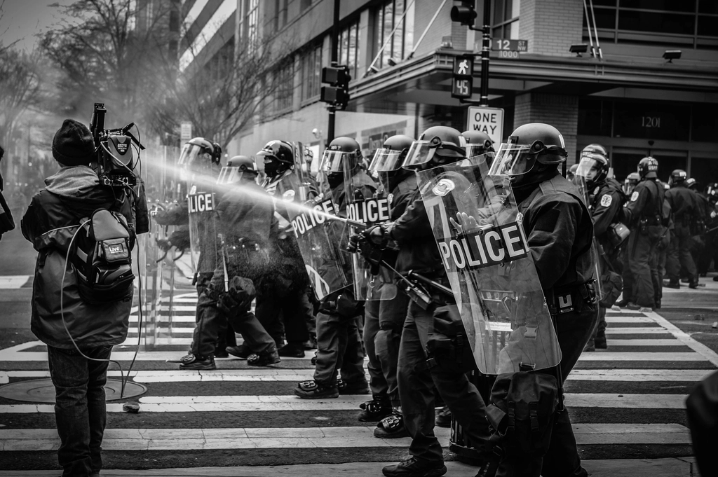 policiais em ação