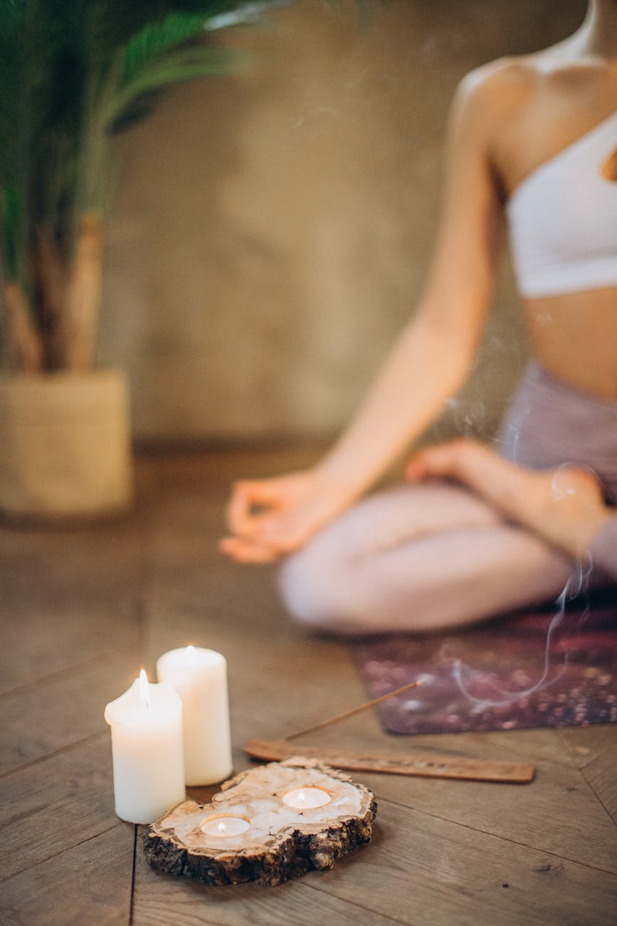 mulher meditando